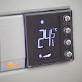 © pippocarlo | freepik.com | Digitaler Thermostat zur Regulierung der Temperatur des Heizsystems